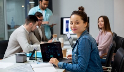 modern-equipped-computer-lab-1